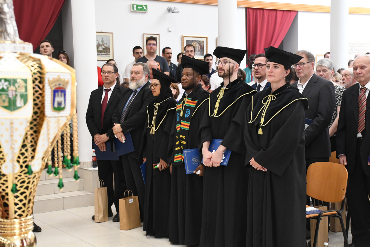 2026-06-26_diplomaoszto_32.jpg